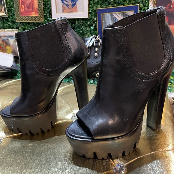 Versus Versace Women's platform ankle booties size 36.5 or 6.5 - Picture 2 of 11